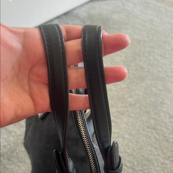 MICHAEL KORS Black Hand Bag - Picture 5 of 16